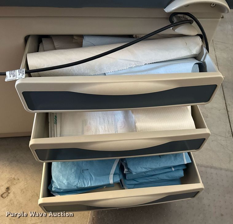 image for item NE9811 Ritter 204 examination table