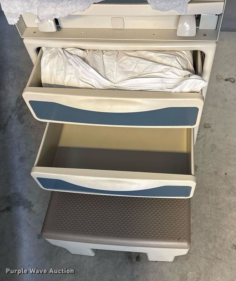 image for item NE9811 Ritter 204 examination table