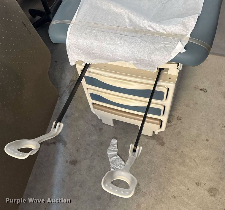 image for item NE9811 Ritter 204 examination table