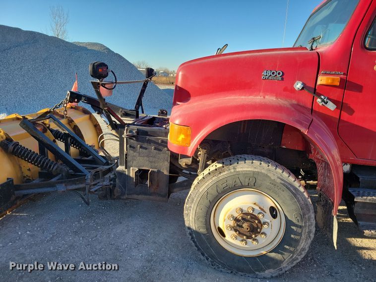 image for item OH9482 1998 International  4800 dump truck