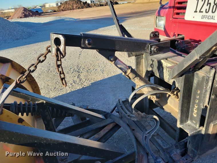 image for item OH9482 1998 International  4800 dump truck