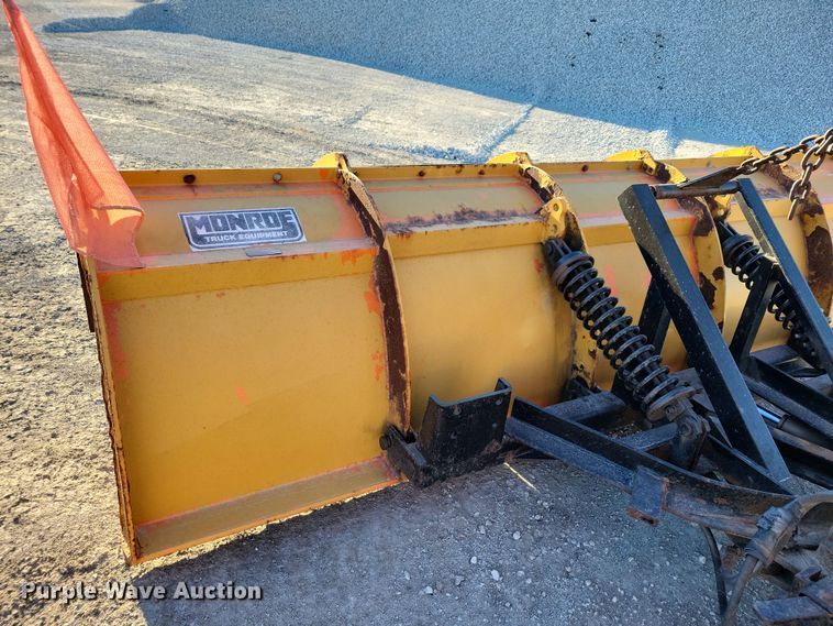 image for item OH9482 1998 International  4800 dump truck