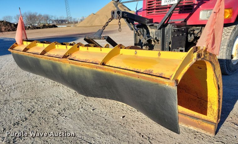 image for item OH9482 1998 International  4800 dump truck