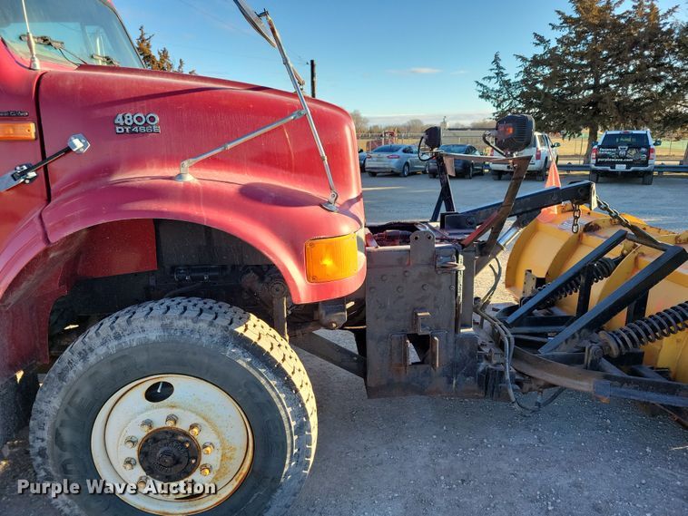 image for item OH9482 1998 International  4800 dump truck