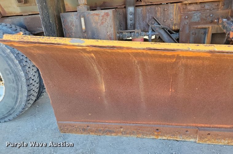 image for item OH9482 1998 International  4800 dump truck