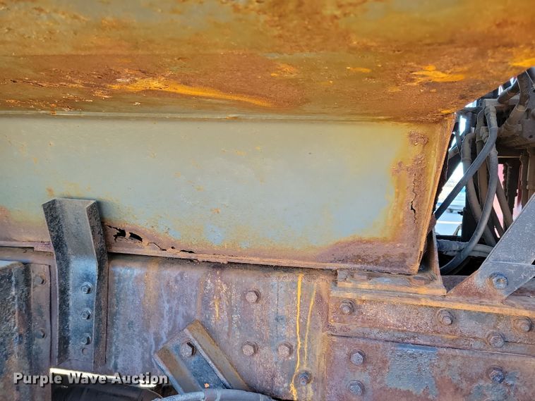 image for item OH9482 1998 International  4800 dump truck