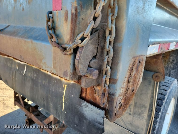 image for item OH9482 1998 International  4800 dump truck