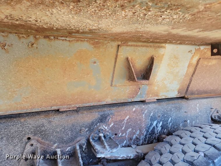 image for item OH9482 1998 International  4800 dump truck