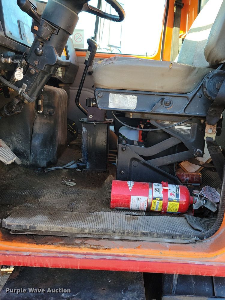 image for item OH9482 1998 International  4800 dump truck