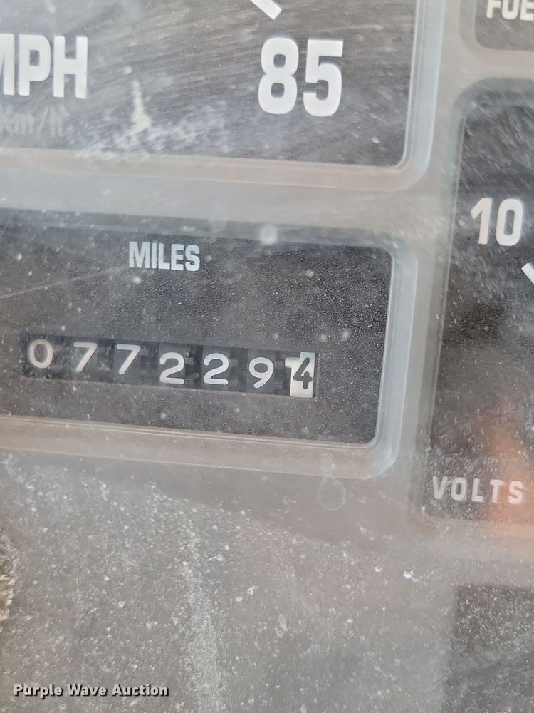 image for item OH9482 1998 International  4800 dump truck