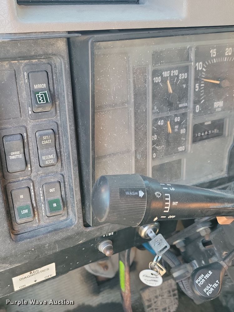 image for item OH9482 1998 International  4800 dump truck