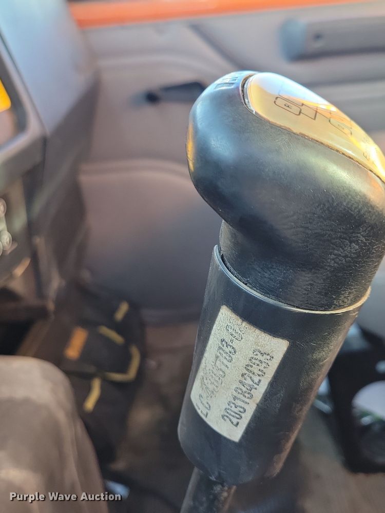 image for item OH9482 1998 International  4800 dump truck