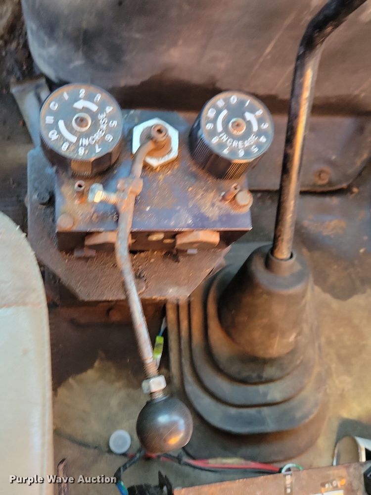 image for item OH9482 1998 International  4800 dump truck