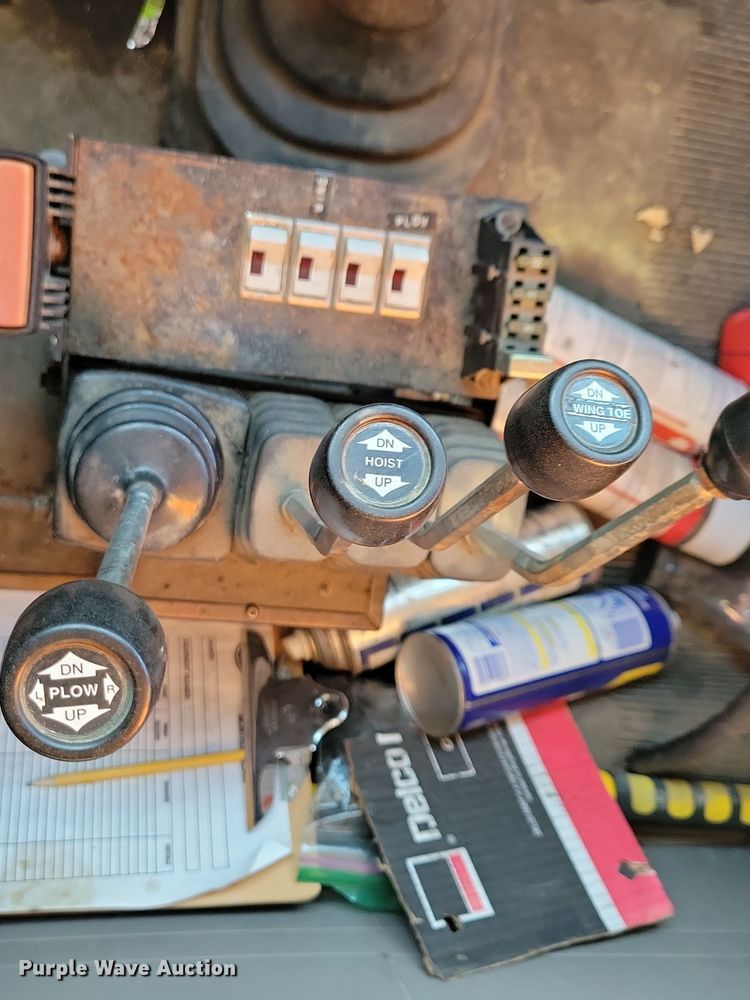 image for item OH9482 1998 International  4800 dump truck