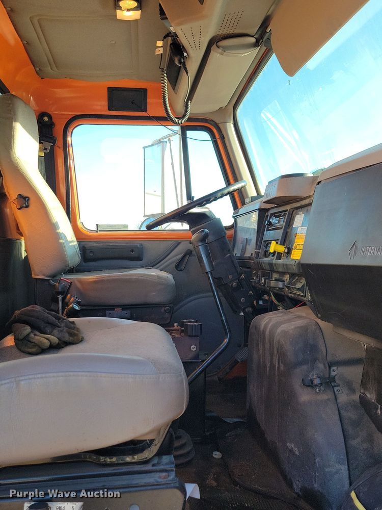 image for item OH9482 1998 International  4800 dump truck