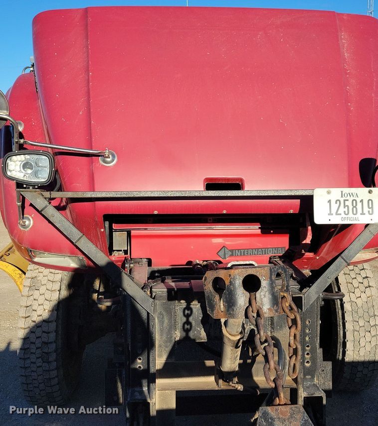 image for item OH9482 1998 International  4800 dump truck