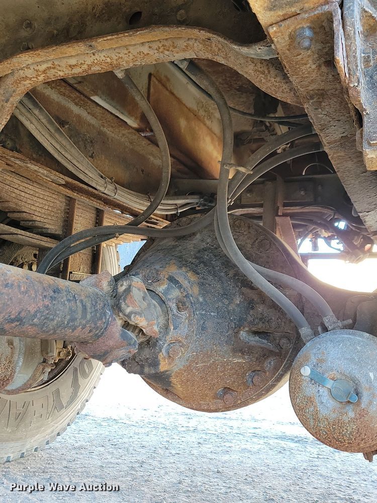 image for item OH9482 1998 International  4800 dump truck