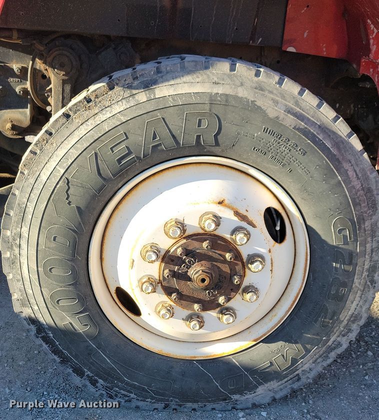 image for item OH9482 1998 International  4800 dump truck