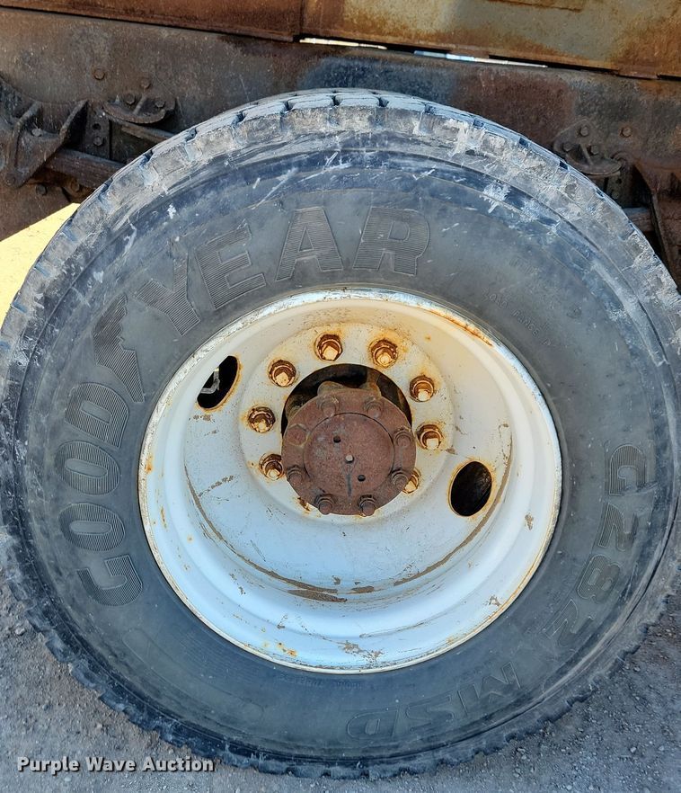 image for item OH9482 1998 International  4800 dump truck