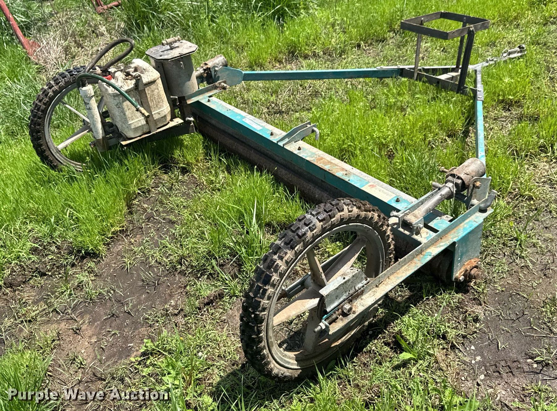 Rotowiper weed wiper in Mound Valley, KS | Item DU9000 sold | Purple Wave