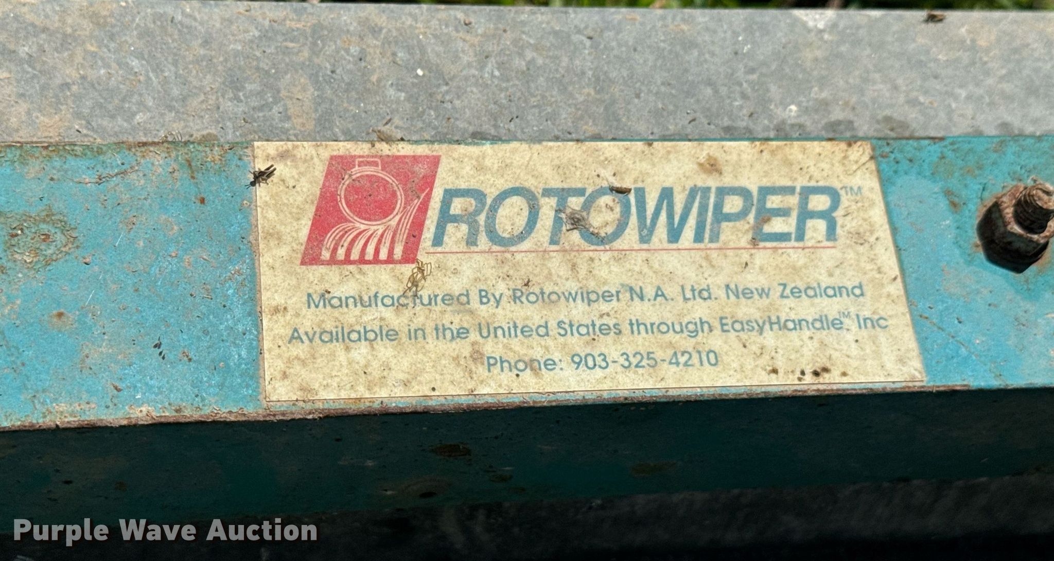 Rotowiper weed wiper in Mound Valley, KS | Item DU9000 sold | Purple Wave
