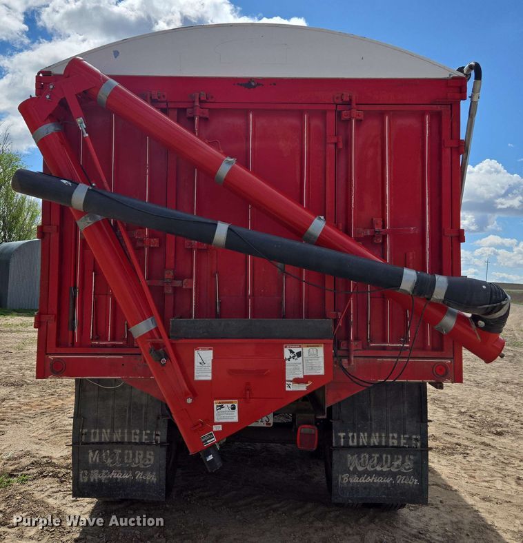 image for item DE2180 1986 GMC 7000 grain truck