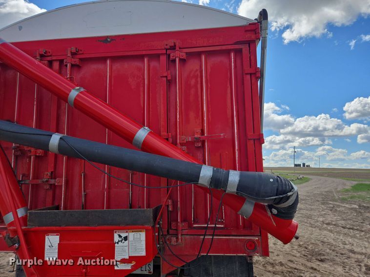 image for item DE2180 1986 GMC 7000 grain truck