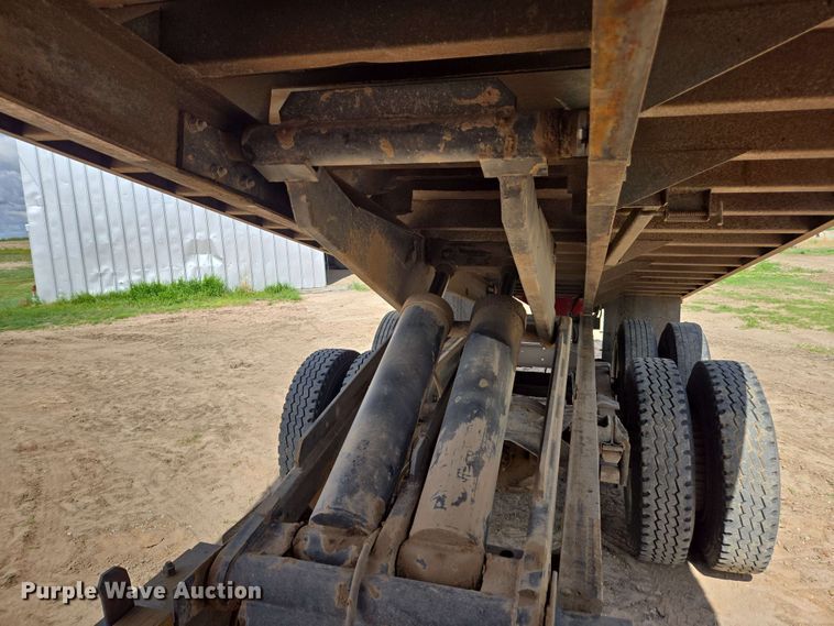 image for item DE2180 1986 GMC 7000 grain truck