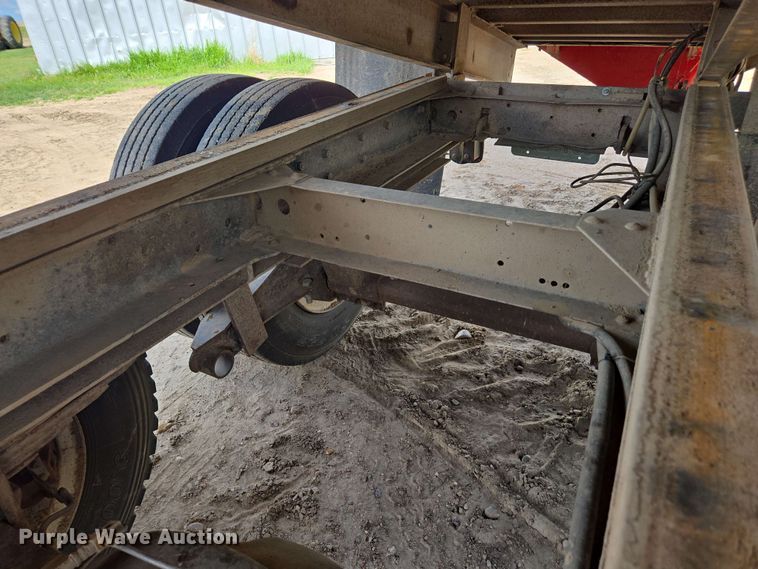 image for item DE2180 1986 GMC 7000 grain truck