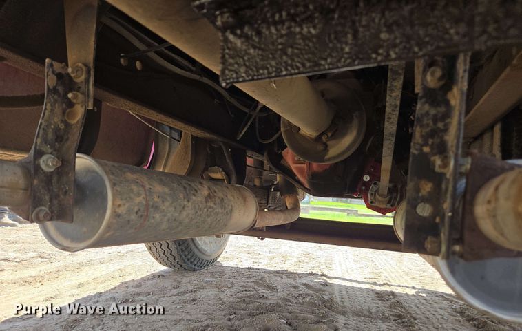 image for item DE2180 1986 GMC 7000 grain truck