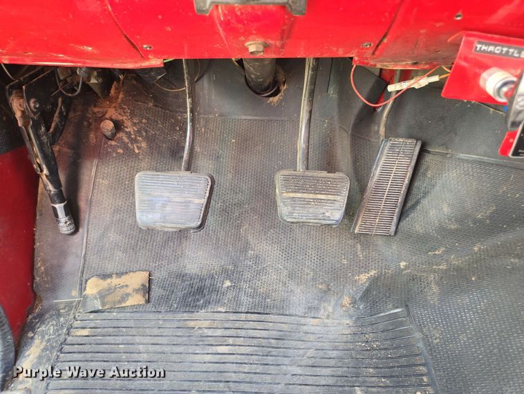 image for item DE2180 1986 GMC 7000 grain truck