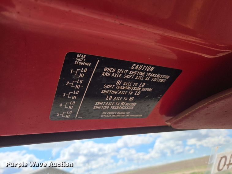 image for item DE2180 1986 GMC 7000 grain truck