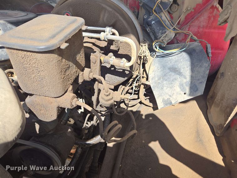 image for item DE2180 1986 GMC 7000 grain truck