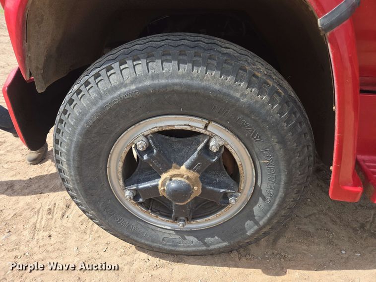 image for item DE2180 1986 GMC 7000 grain truck