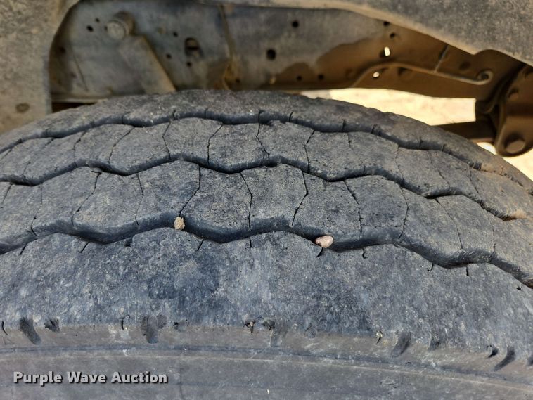 image for item DE2180 1986 GMC 7000 grain truck