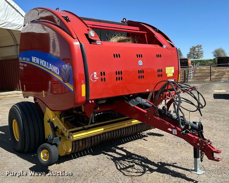 image for item DF8501 2018 New Holland 560RB round baler