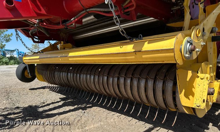 image for item DF8501 2018 New Holland 560RB round baler