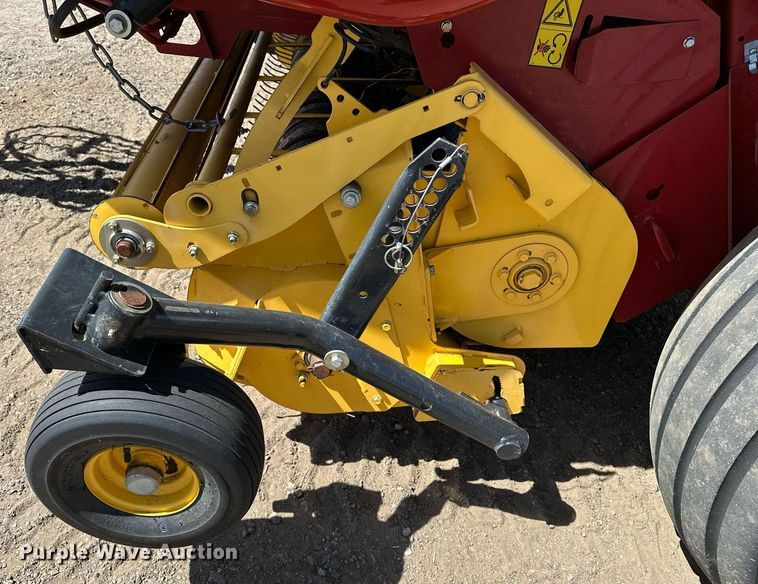 image for item DF8501 2018 New Holland 560RB round baler