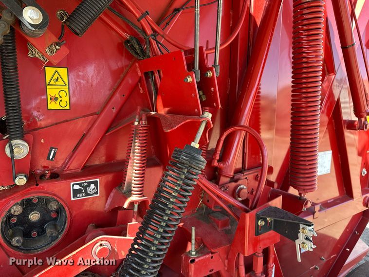 image for item DF8501 2018 New Holland 560RB round baler