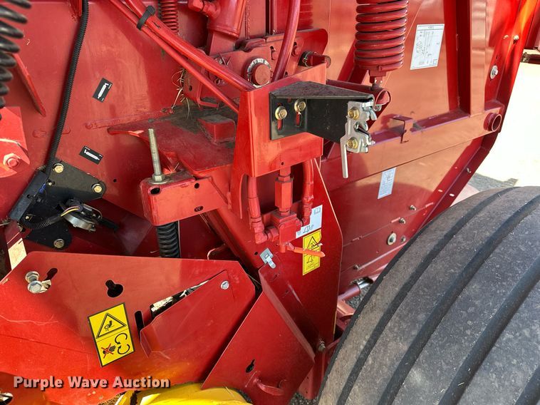 image for item DF8501 2018 New Holland 560RB round baler