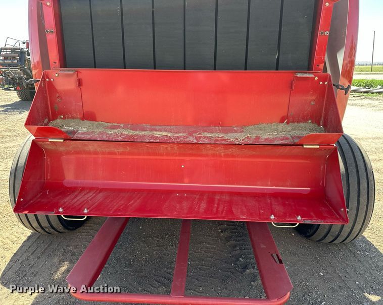 image for item DF8501 2018 New Holland 560RB round baler