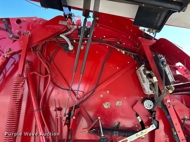 image for item DF8501 2018 New Holland 560RB round baler