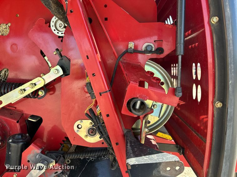 image for item DF8501 2018 New Holland 560RB round baler