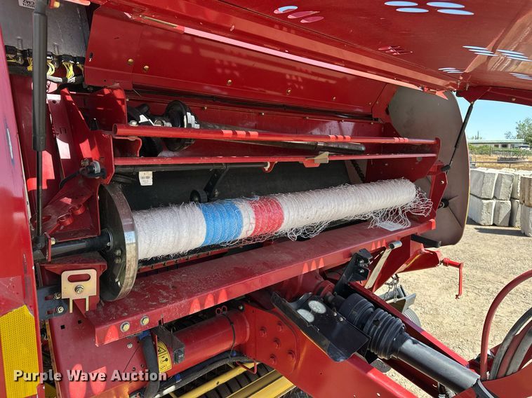 image for item DF8501 2018 New Holland 560RB round baler