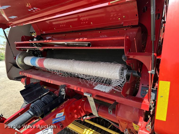 image for item DF8501 2018 New Holland 560RB round baler