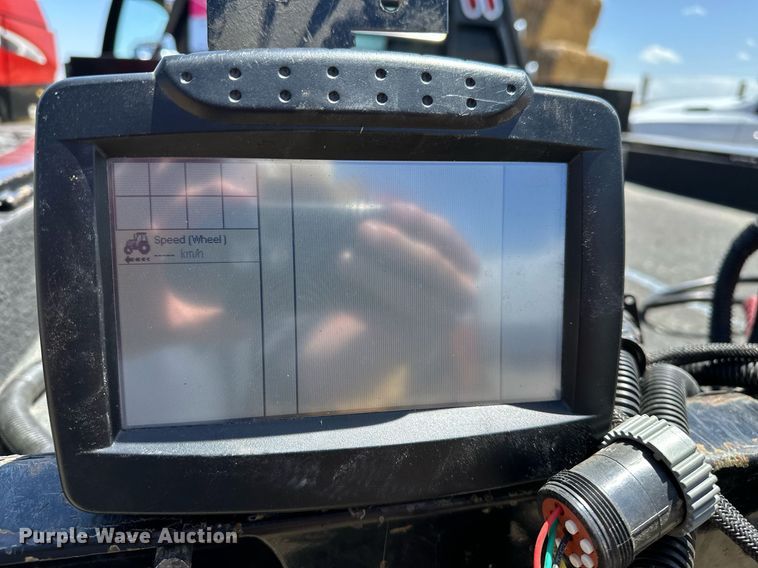 image for item DF8501 2018 New Holland 560RB round baler