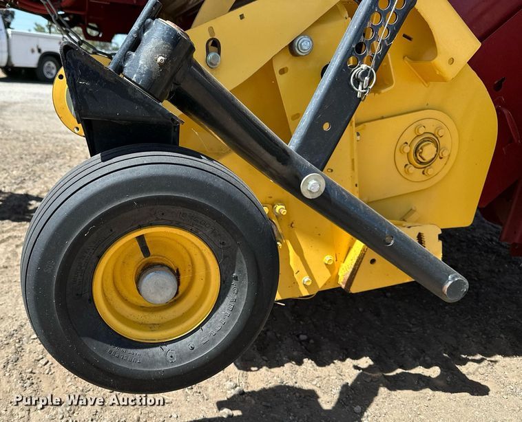 image for item DF8501 2018 New Holland 560RB round baler