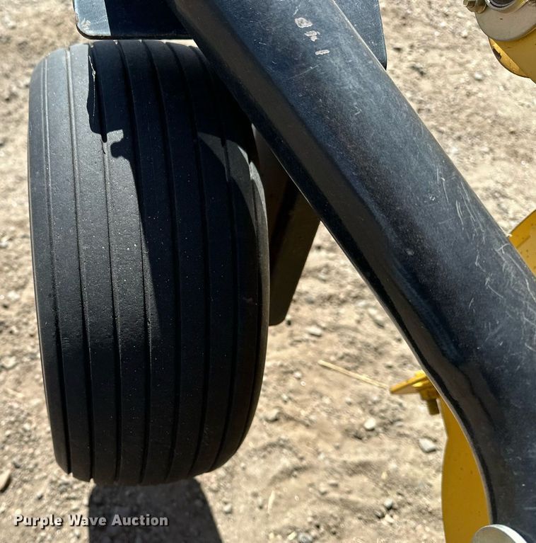 image for item DF8501 2018 New Holland 560RB round baler