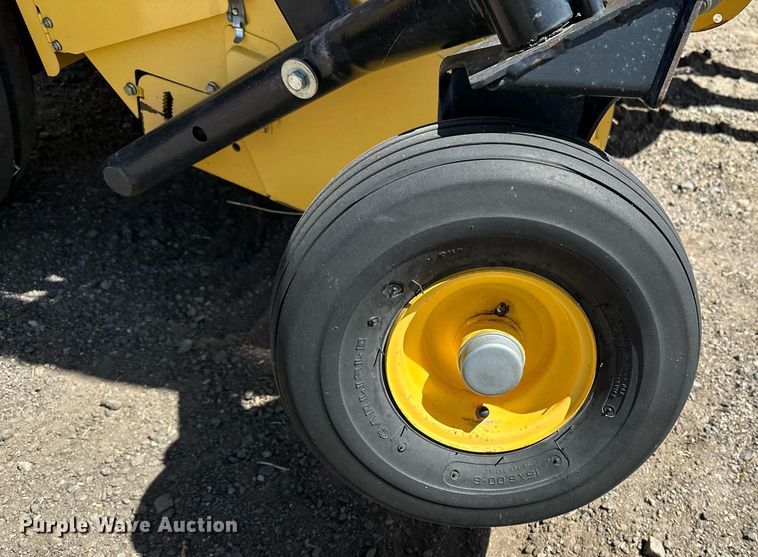 image for item DF8501 2018 New Holland 560RB round baler