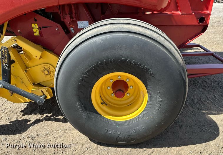 image for item DF8501 2018 New Holland 560RB round baler
